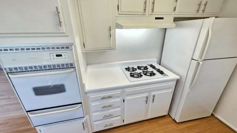 Building Photo - 1130 N Fuller Ave