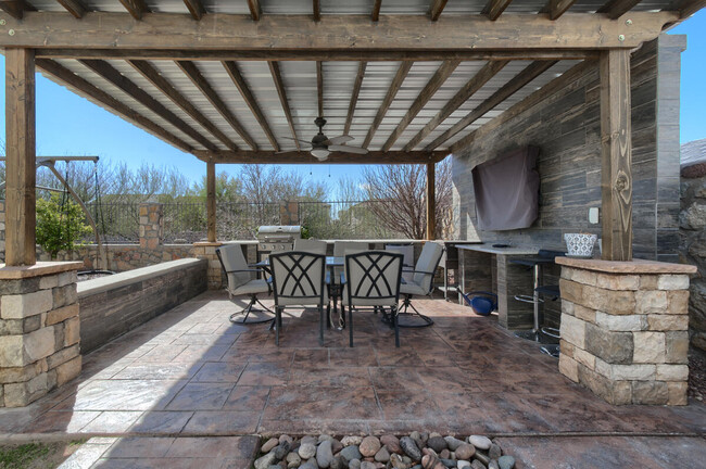 Building Photo - 7360 Skyrocket Dr
