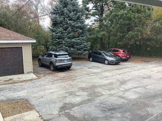 Building Photo - 10402 Moody Ave