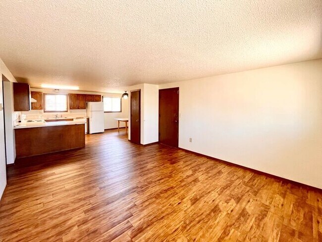 Building Photo - TWO WEEKS FREE RENT - Water/Sewer/Trash Included - Large Two Bedroom One Bath In North Loveland! ...