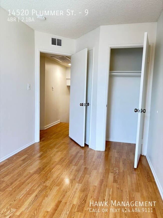 Building Photo - 14520 Plummer St