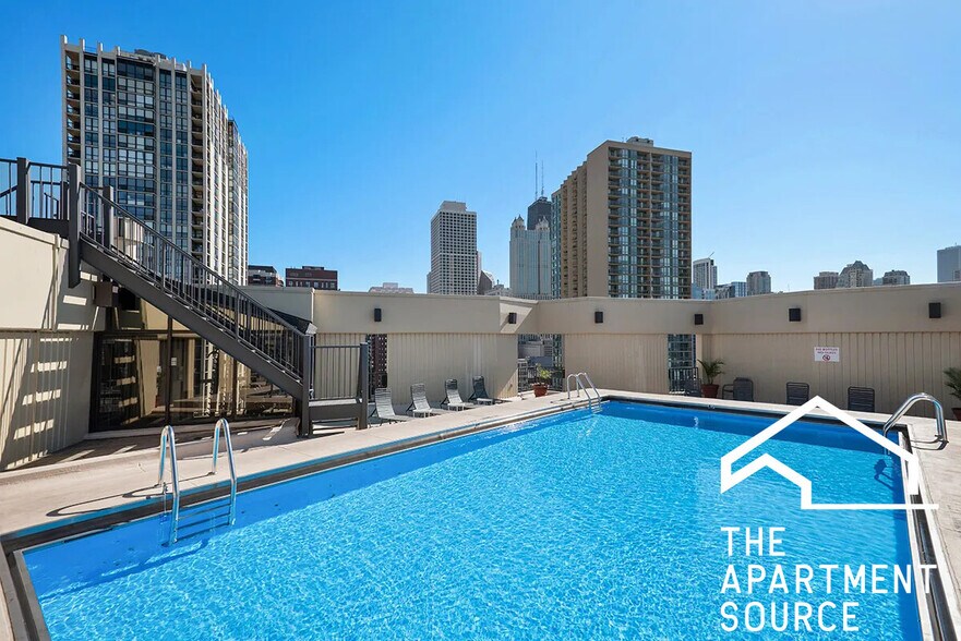 Building Photo - 1120 N La Salle Dr