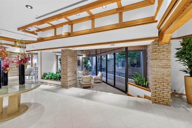 Building Photo - 2 Grove Isle Dr