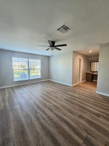 Building Photo - 4319 Baynard Dr