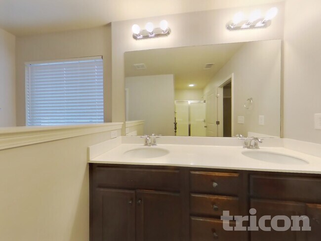 Building Photo - 2500 Wingfield Dr SW