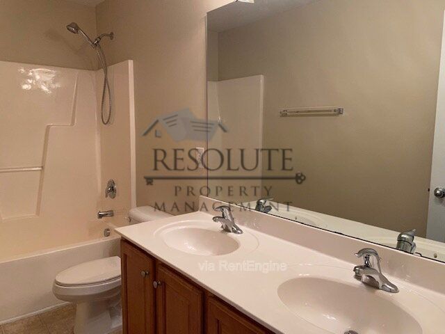 Building Photo - 234 Stobhill Ln