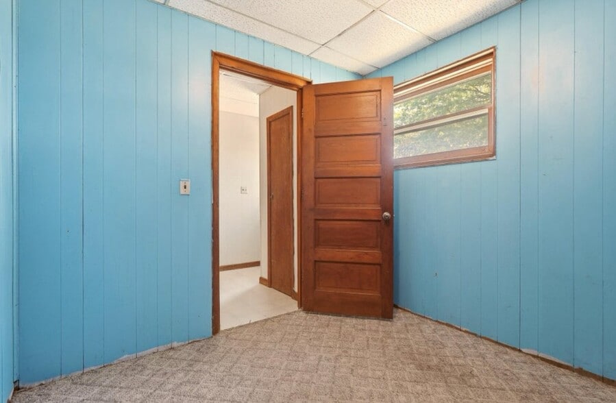 Building Photo - 13979 Fedora Rd