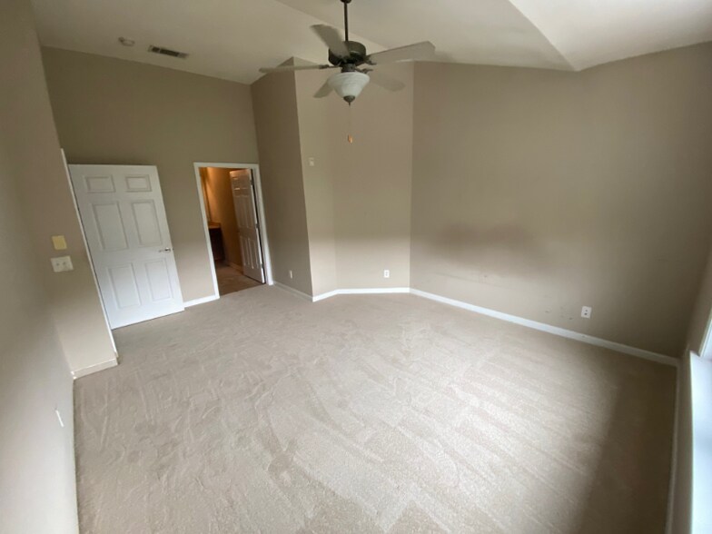 Building Photo - 4805 W Village Way