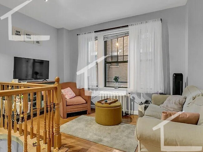 Building Photo - AWESOME 4 BED 2 BATH IN MISSION HILL!!!!