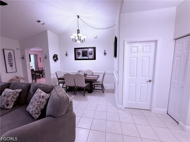 Building Photo - 265 Justene Cir