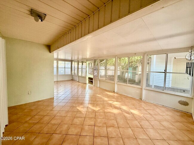 Building Photo - 232 Summerwood Dr