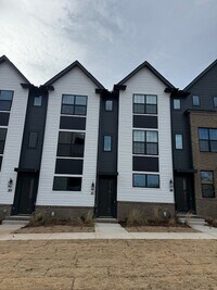 Building Photo - 3 Saco St