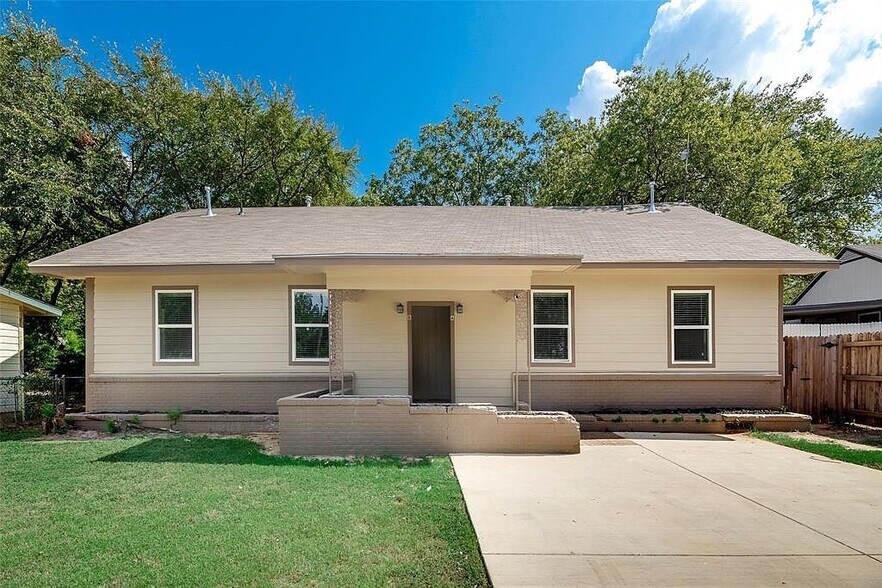 Building Photo - 202 Burton Dr