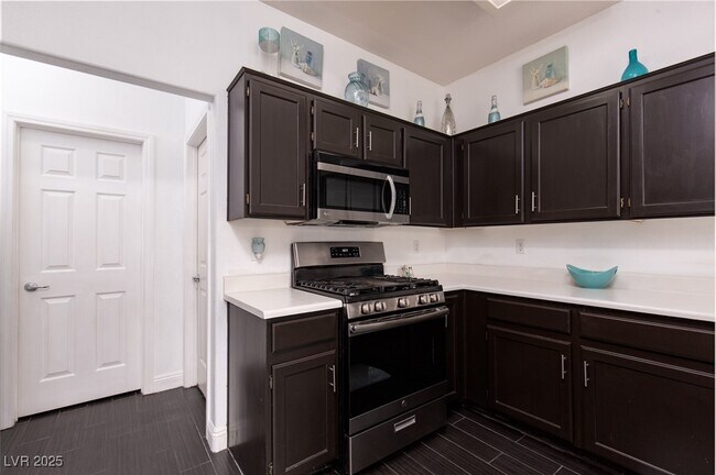 Building Photo - 6513 Angel Mountain Ave