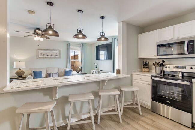 Building Photo - 5499 Medina Rd