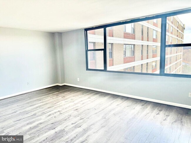 Building Photo - 4600 Duke St