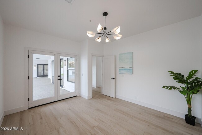 Building Photo - 8156 E Questa Rd