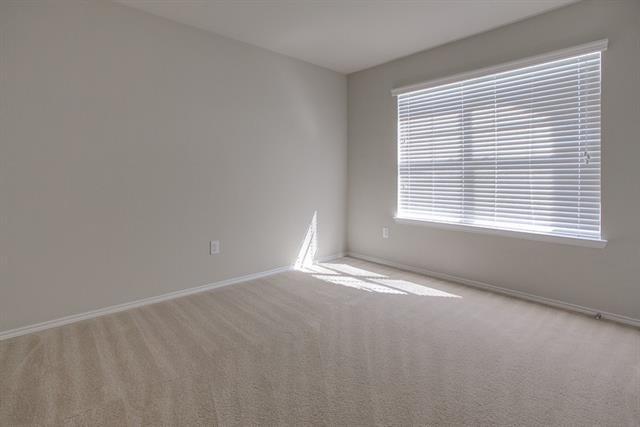 Building Photo - 552 Crystal Springs Dr
