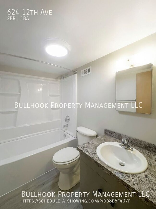 Building Photo - 624 12th Ave