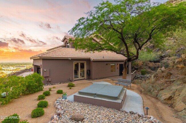 Building Photo - 126 W North Ln