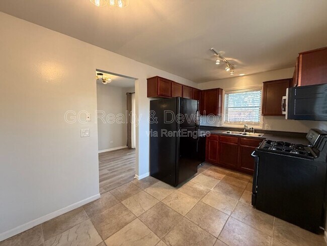 Building Photo - 1348 McDowell Rd