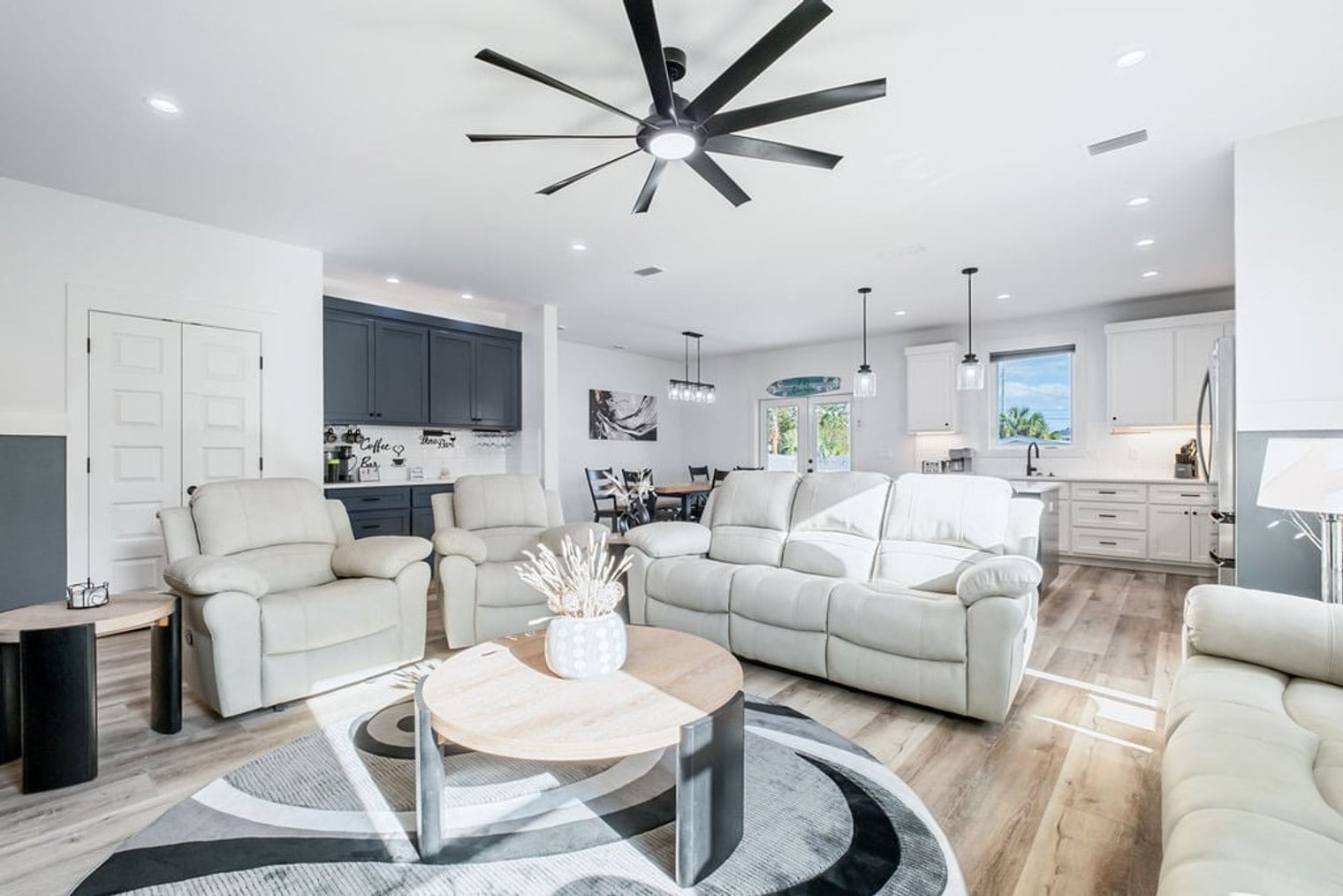 Building Photo - 238 Oleander Dr