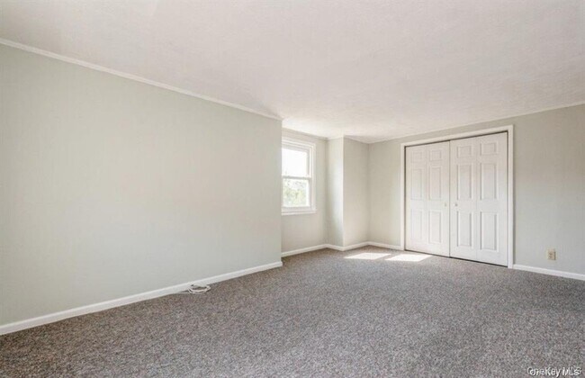 Building Photo - 5 7th St