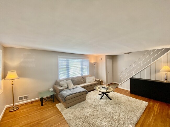 Building Photo - 5307 Pooks Hill Rd