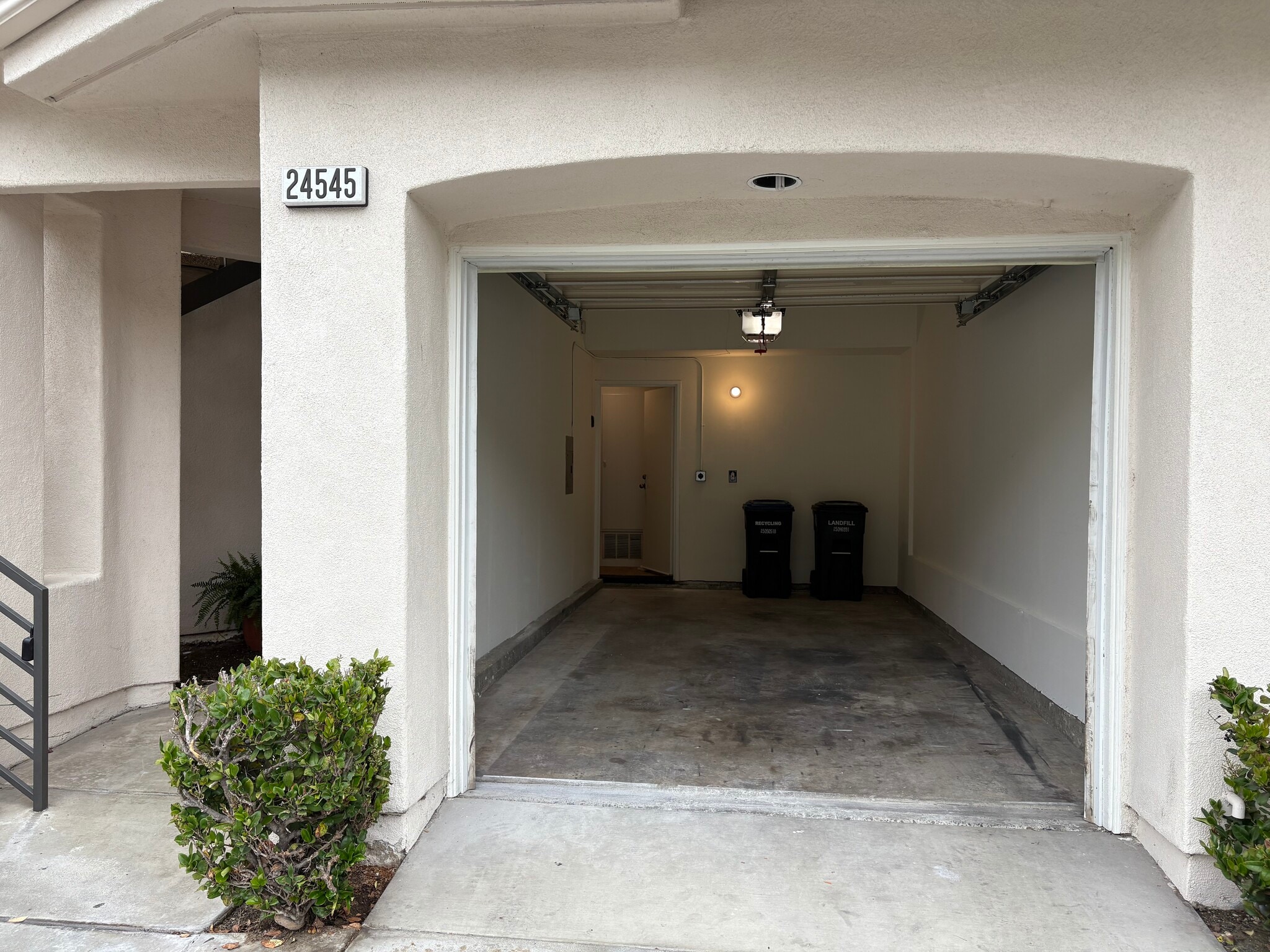 Building Photo - 24545 El Alicante