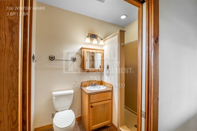 Building Photo - 3 Bedroom, 3 Bathroom Ranch Home with Barn...
