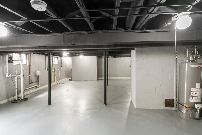 Building Photo - 5 Danube Way