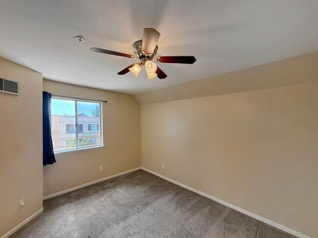 Building Photo - SD: Bright 2BD/2BA Condo in UTC with Community Pool, Gym & Reserved Parking