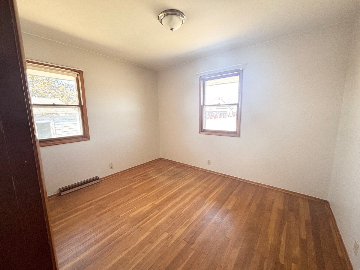 Building Photo - 502 Business 23 S