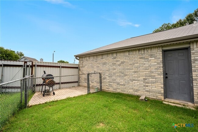 Building Photo - 4301 Brian Dr