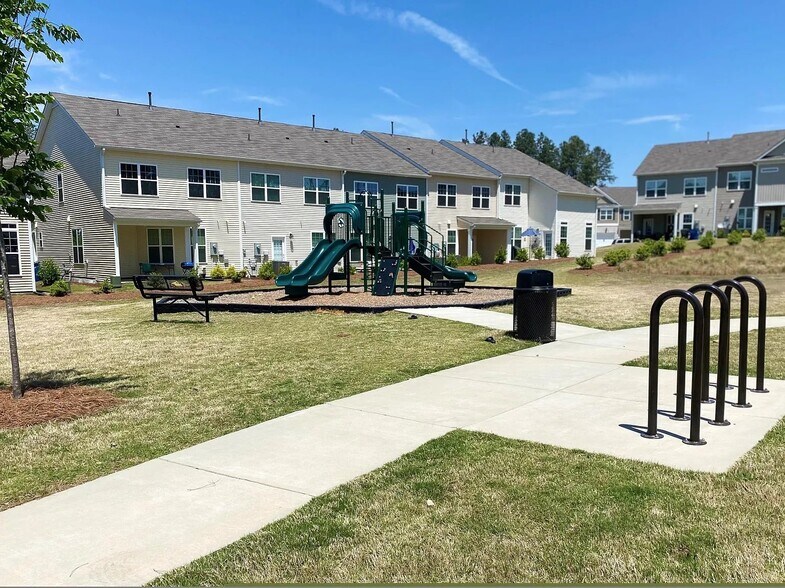 Building Photo - 6185 Beale Loop