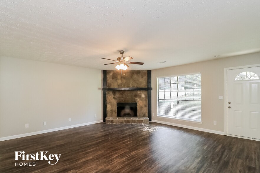 Building Photo - 4665 Jamerson Forest Pkwy