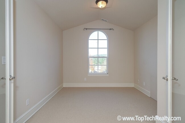Building Photo - 12750 NW Alsace Ln
