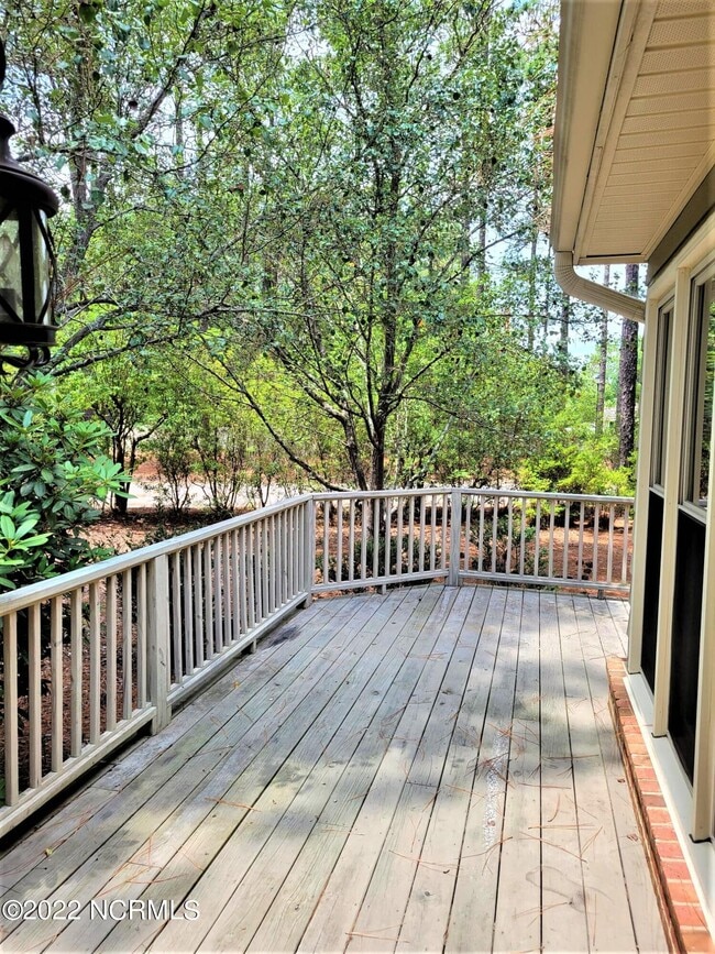 Building Photo - 301 Hampton Dr