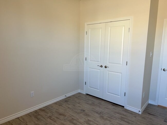 Building Photo - 5100 Rose Petal Ct