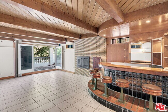 Building Photo - 3200 Oakley Dr