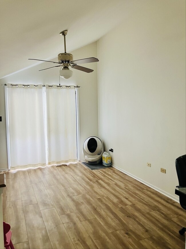 Building Photo - 3524 Willowview Ct