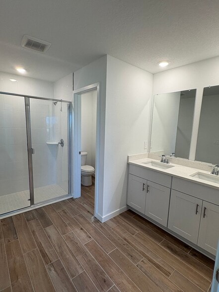 Building Photo - 74 Ararat Dr