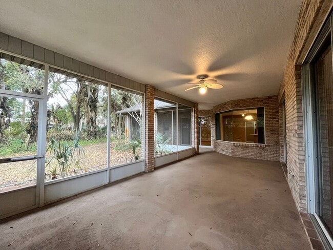 Building Photo - 4/3 Executive Brick Home