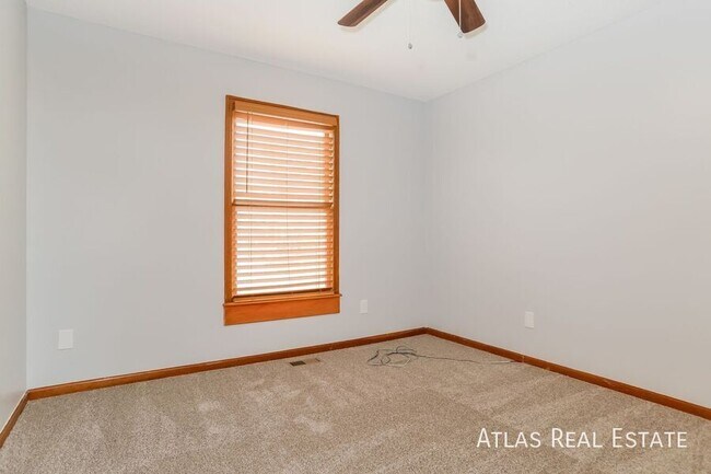 Building Photo - 6438 Roundtree St