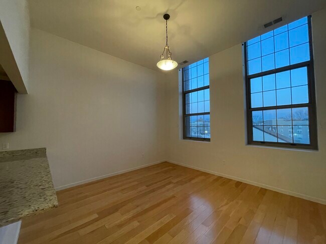 Building Photo - 114 Fair St