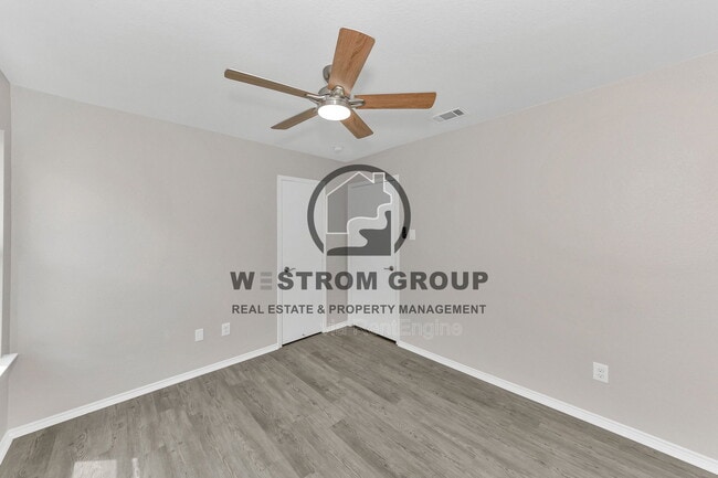 Building Photo - 2201 Sweetwood Dr