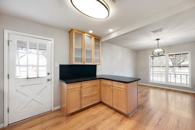 Building Photo - 23864 White Oak Ct