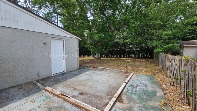 Building Photo - 2749 Frontier Ave
