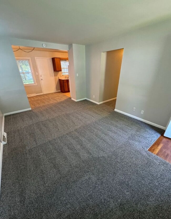 Building Photo - Coming Soon: Cozy 3-Bedroom Home with Scre...