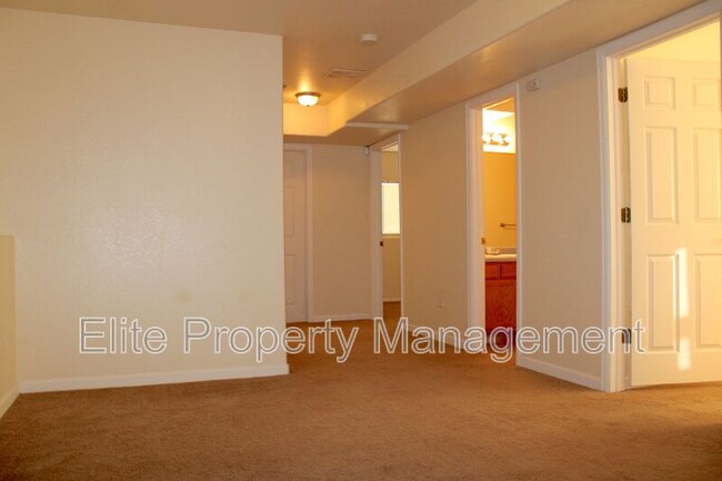 Building Photo - 685 S McCoy Dr